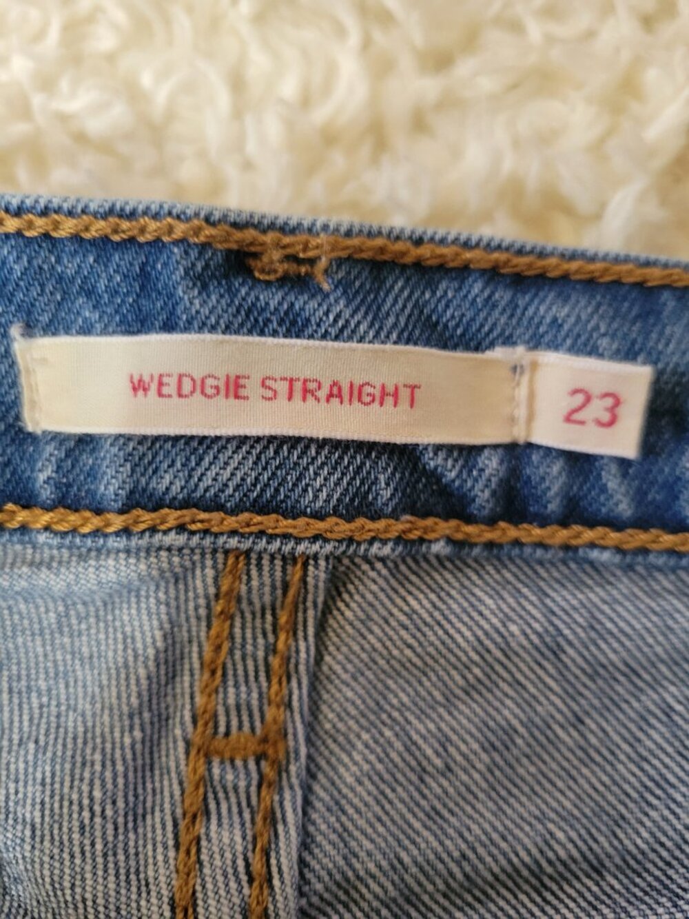 Levi's Wedgie Straight in Jazz Jive Sound Med Blue | 23 | 24" Inseam - Picture 13 of 16